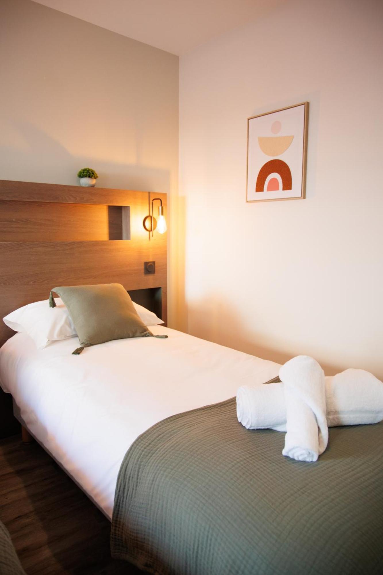 Appart'Hotel Le Corot - Acces Autonome - Saint-Junien Centre Exteriér fotografie