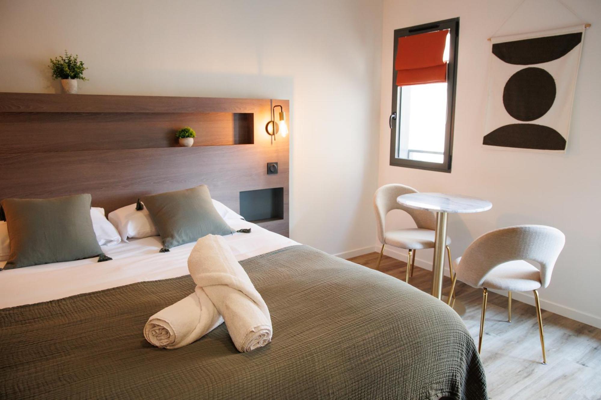 Appart'Hotel Le Corot - Acces Autonome - Saint-Junien Centre Exteriér fotografie