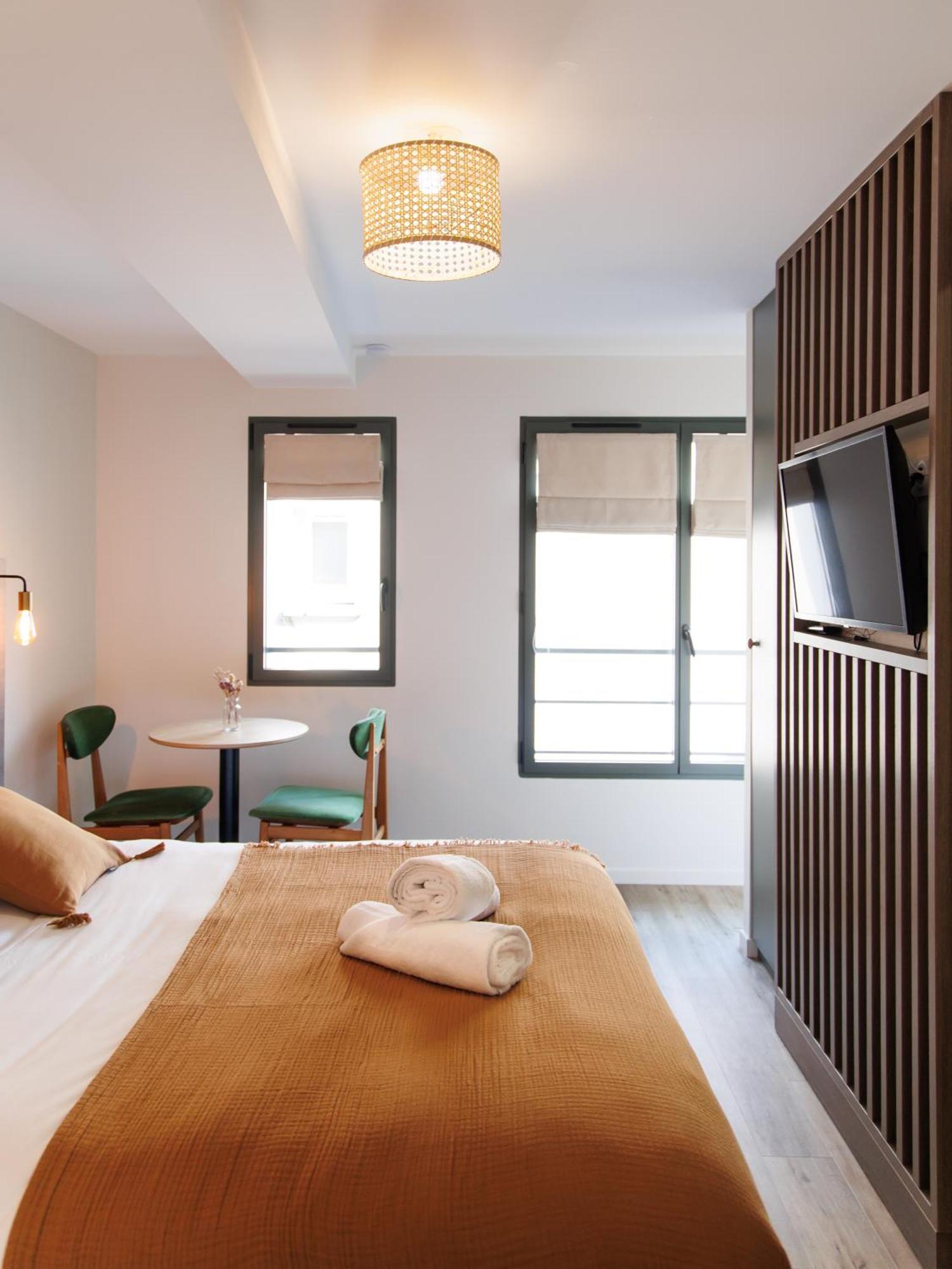 Appart'Hotel Le Corot - Acces Autonome - Saint-Junien Centre Exteriér fotografie